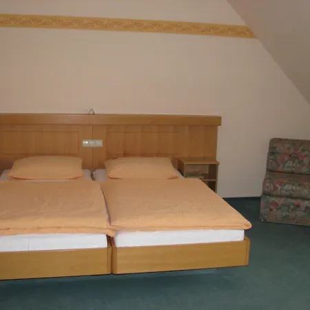 Hotel & Restaurant Zur Weintraube 3*