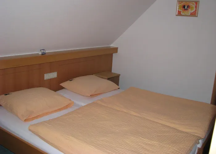 & Restaurant Zur Weintraube